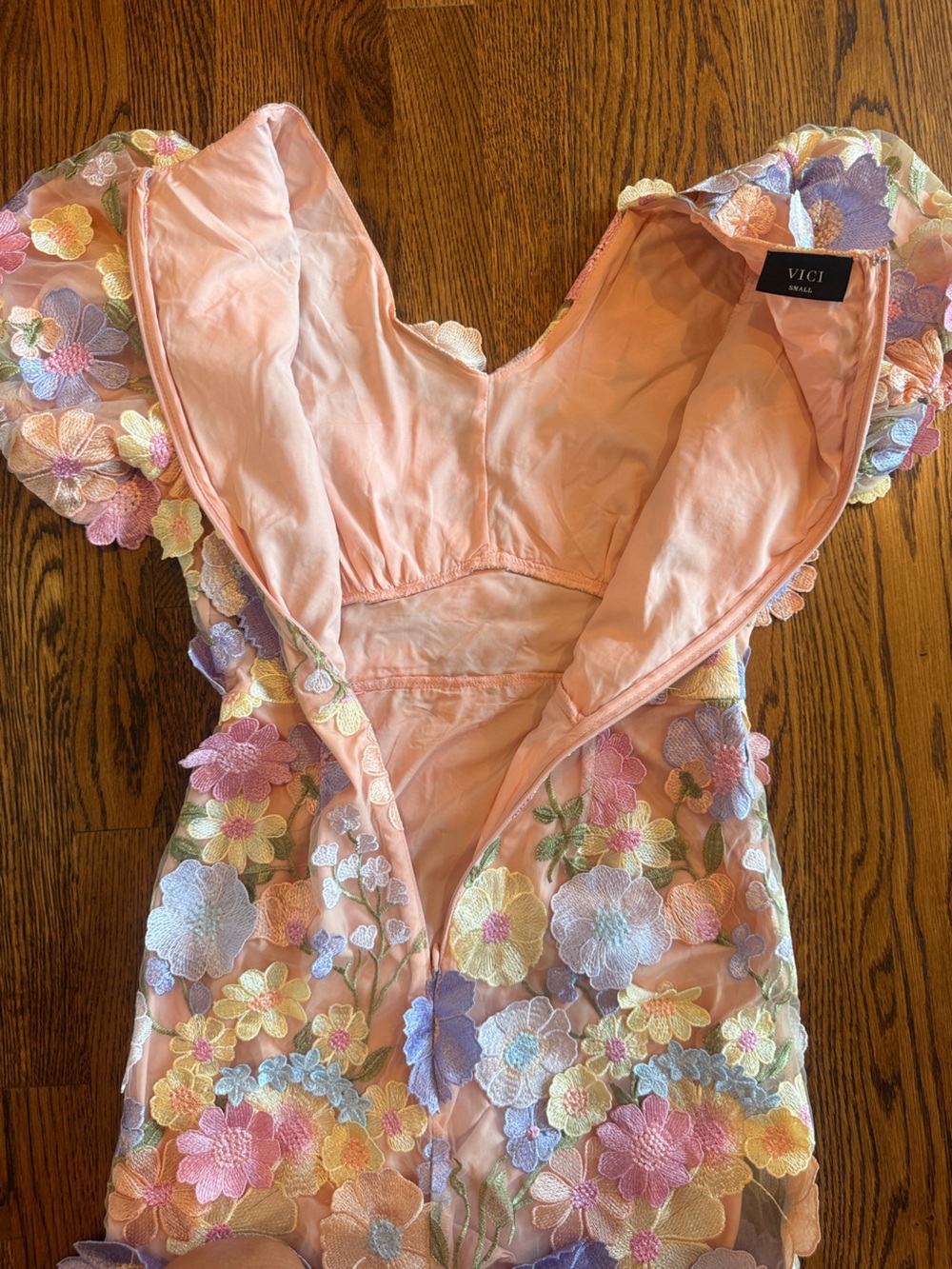 NWOT small VIci Floral Embroidered Pink Puff-short Sleeve Women's short dress - Picture 6 of 11